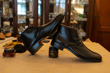 O Luxo Silencioso: Por Que Homens de Poder Escolhem a Elegância Discreta